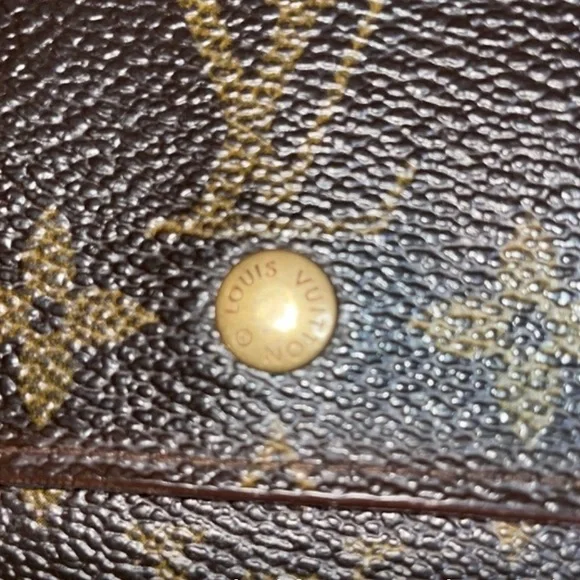 Louis Vuitton Elise Purse In Monogram, Crossgrain Leather with Chain and Charm - Picture 2 of 11